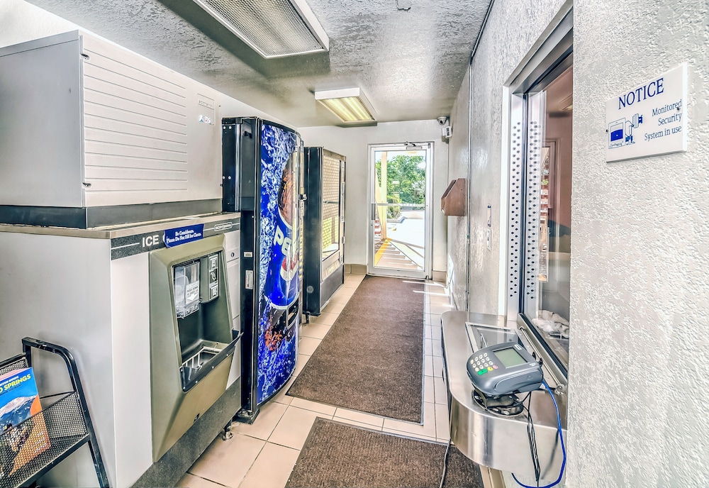 Motel 6 – Colorado Springs, CO – South/Metro Area