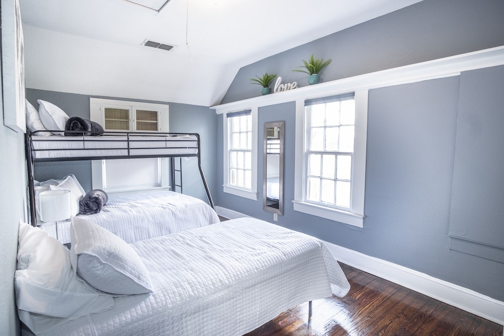 Cozy Downtown 2ba/1ba Historic House - Casa Verde - Image 3