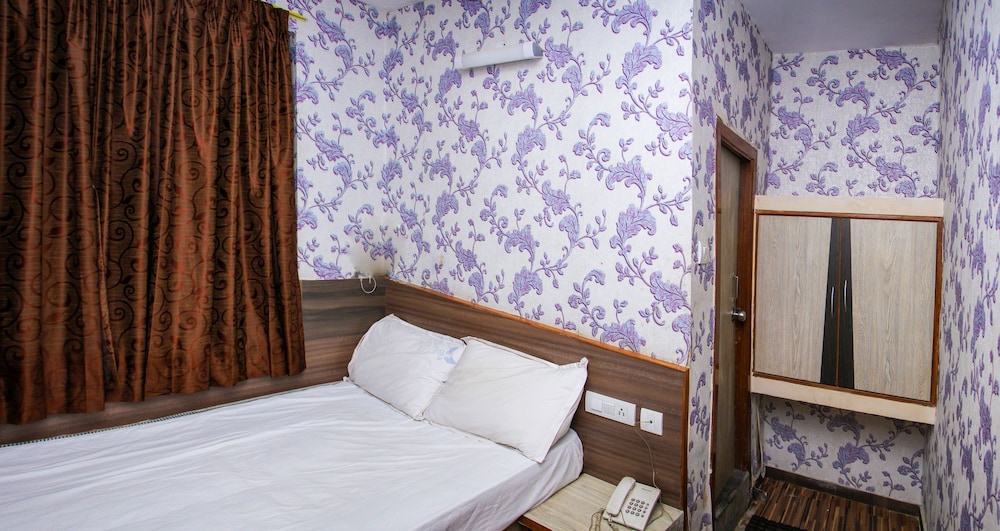 DeSantosh Residency