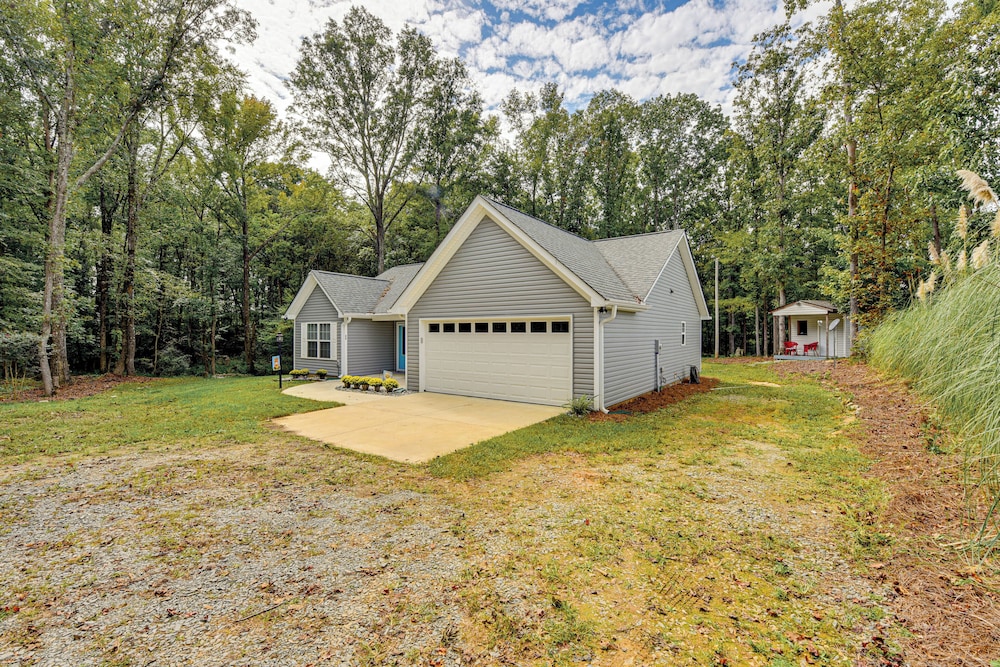 Pet-friendly Home in Monroe: Deck, Grill & Yard! view 3
