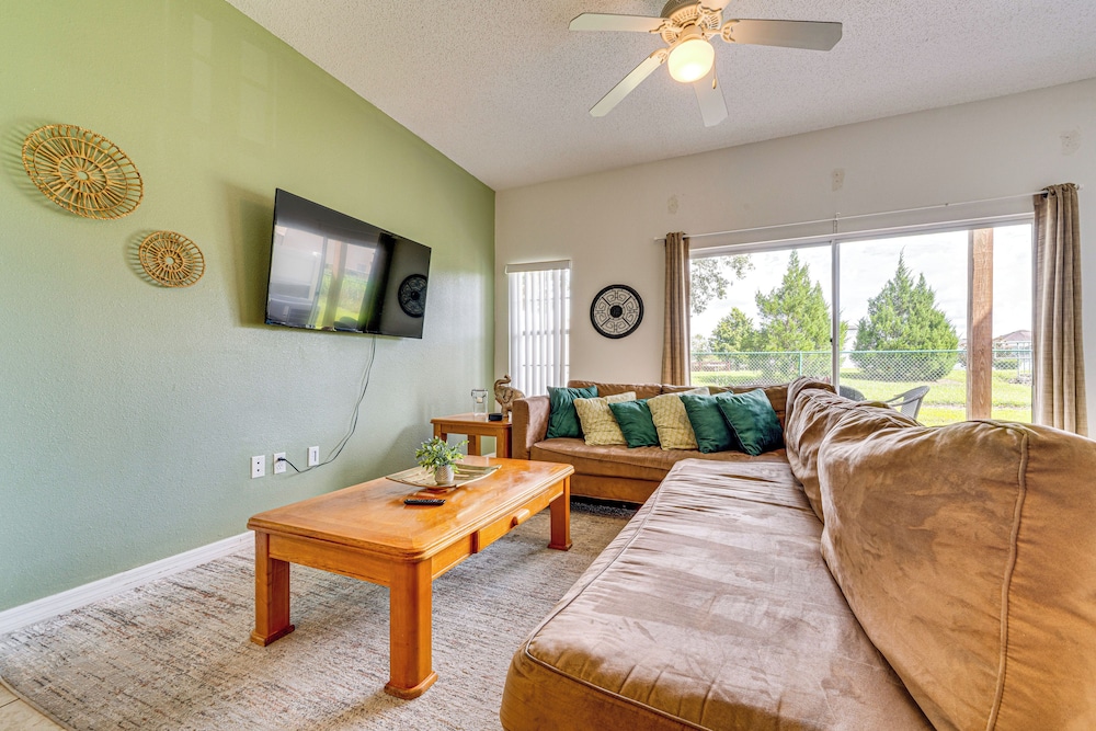Townhouse in Lake Berkley Resort! 5 Mi to Old Town