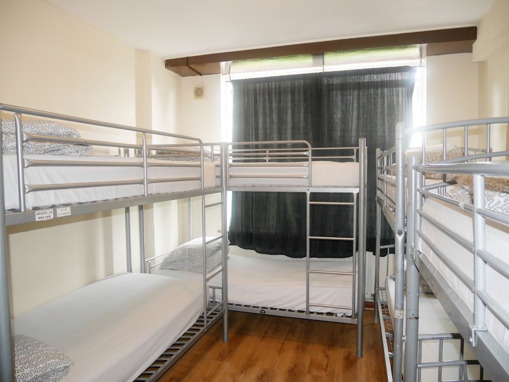 Kensal Green Backpackers 1