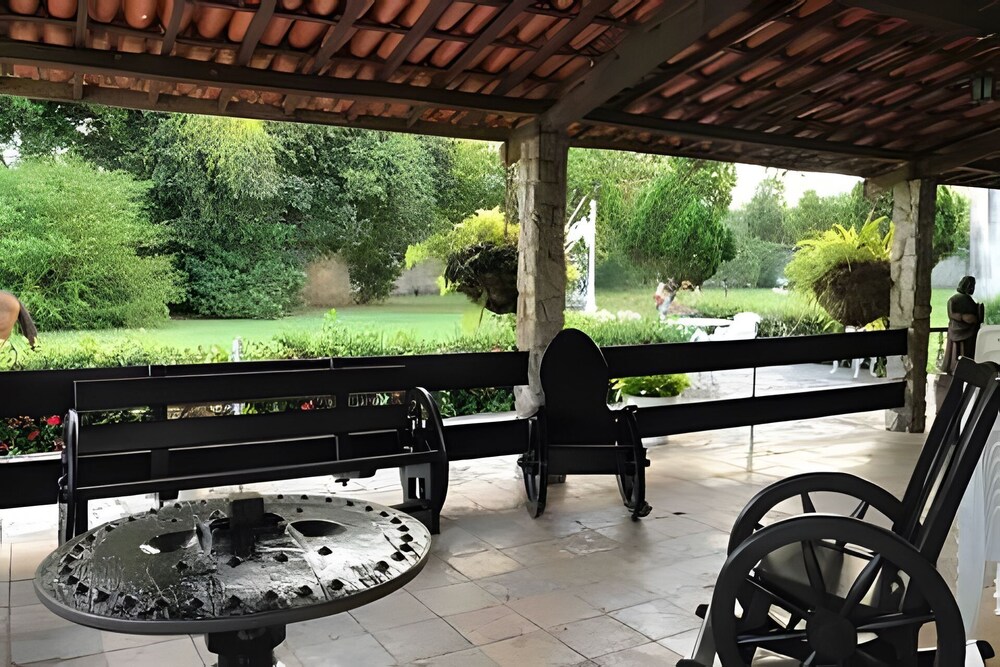 Sítio em Aldeia com piscina vista vale