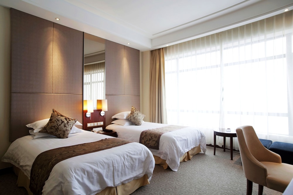 Longting New Century Hotel Qiandao Lake