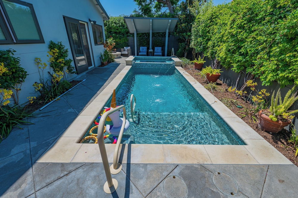 Luxury living with Spa &Pool near Disney