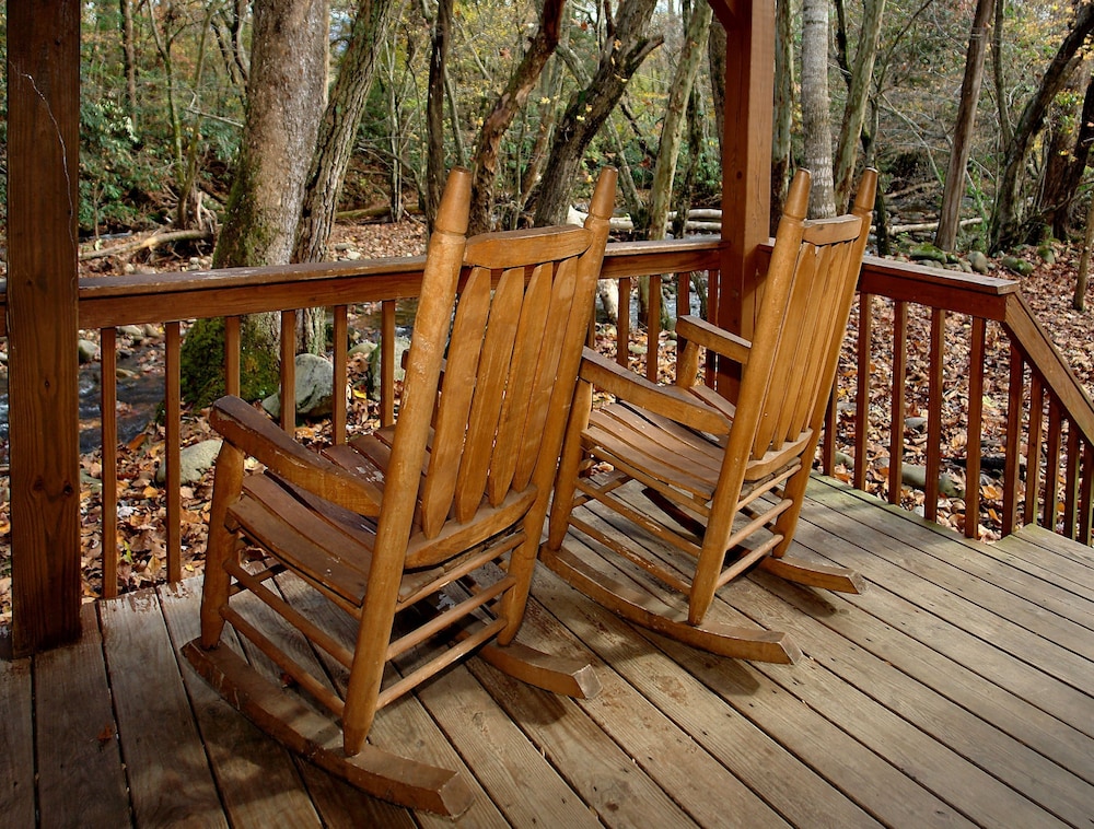 Jon's Pond on Cosby Creek - 2 Bedrooms, 2 Baths, Sleeps 6 Cabin by RedAwning