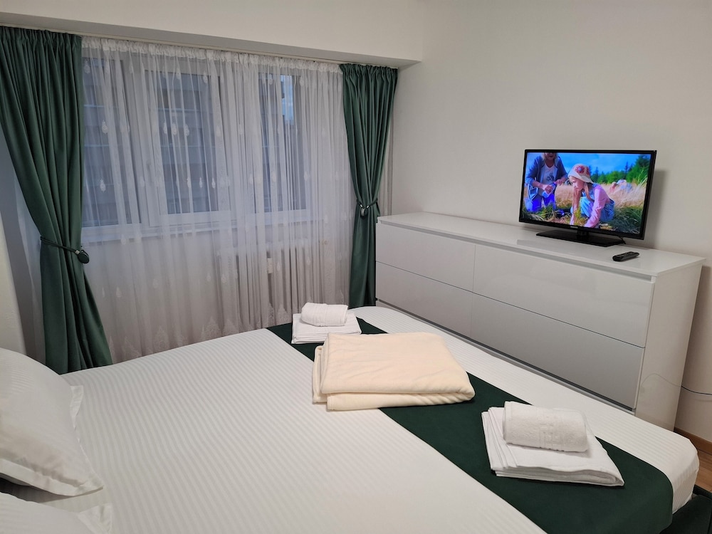 Apartment, 3 Rooms,nearby Piata Victoriei and Gara de Nord, Main Railwaystation