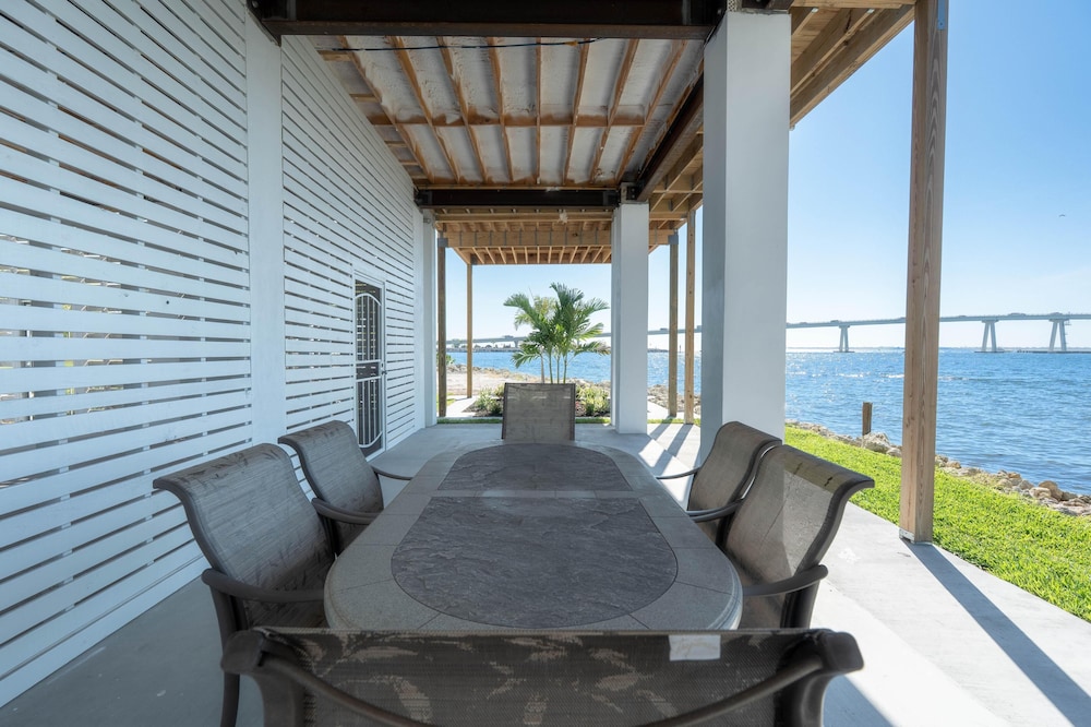 Punta Rassa Pointe