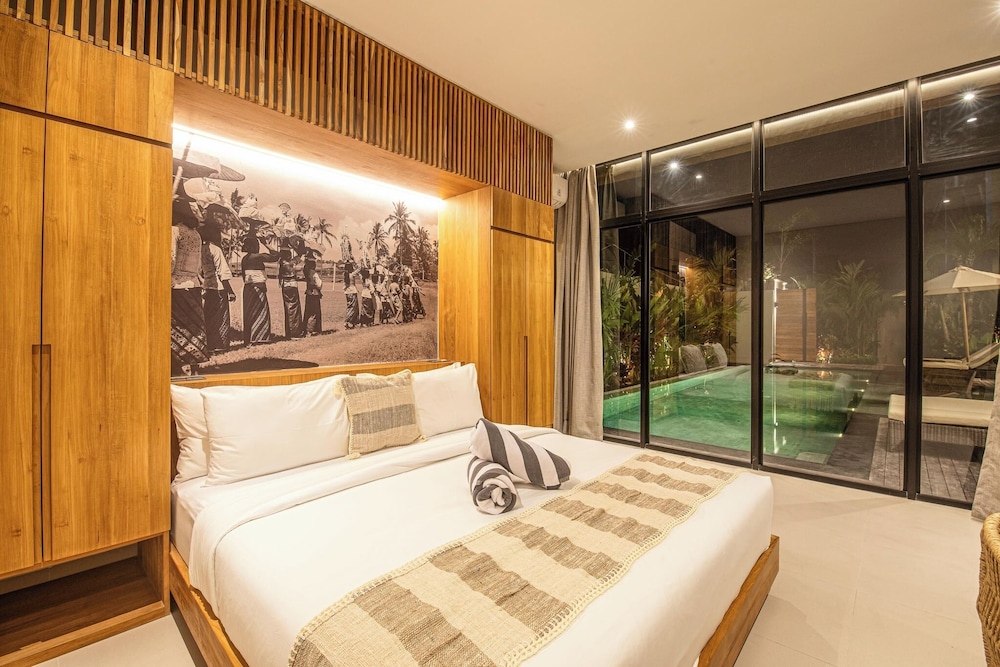 Stunning 6BR Canggu Villa 400m From the Beach