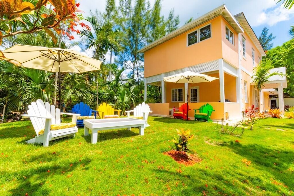 Blue Ocean Village House at Cable Beach