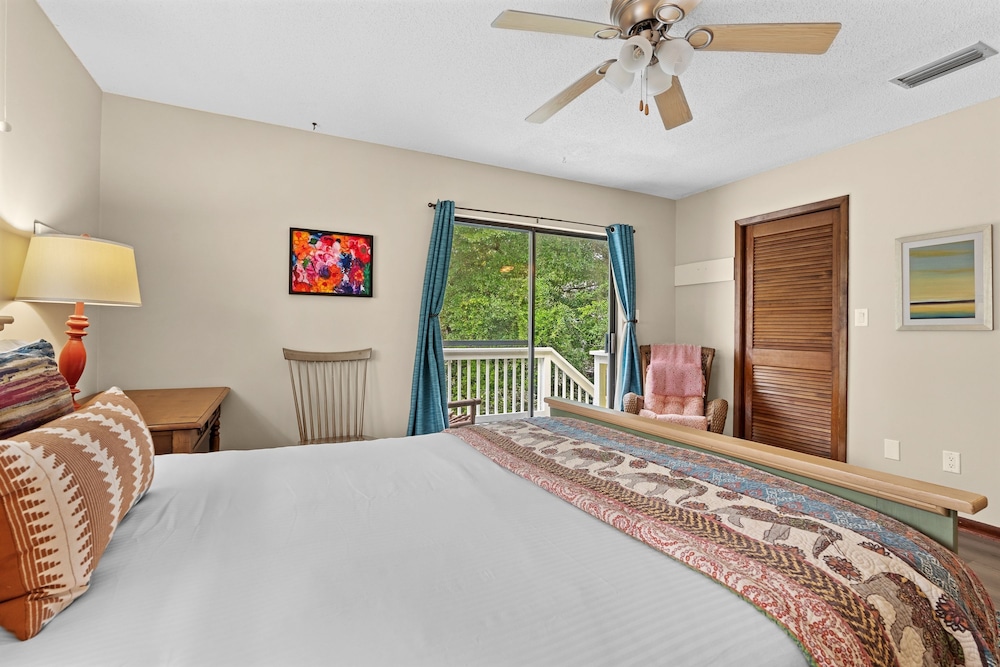 As You Like It by Avantstay Steps to Beach Bikes Sleeps 18