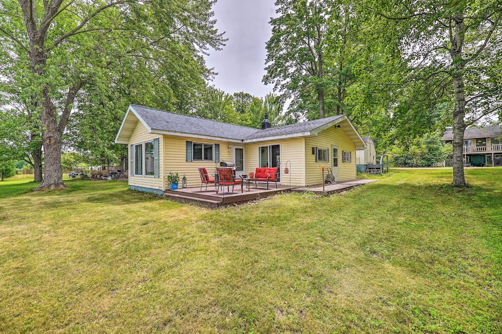 Cottage on Tubbs Lake w/ Fire Pit Near Skiing! view 3