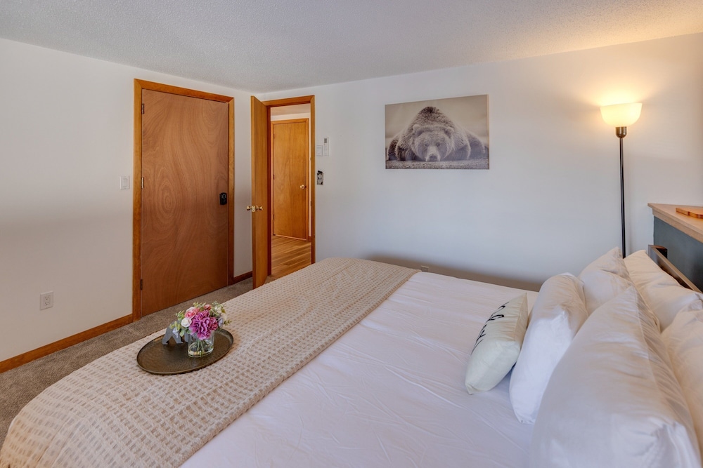 Scenic White Mountains Retreat 4 Bedroom Home