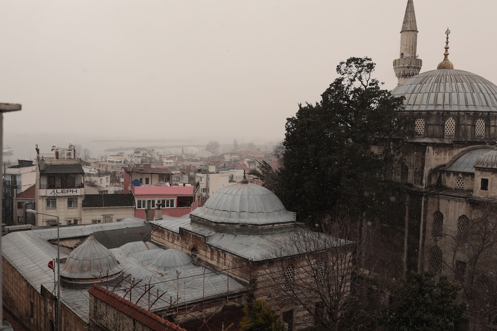 White Pearl Apart - Image 9