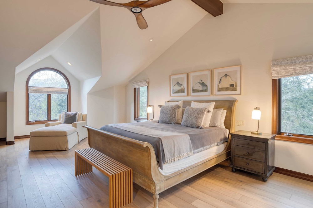 Cozy Edwards Retreat w/ Fireplace, Near Ski Resort Osprey Nest by Avantstay