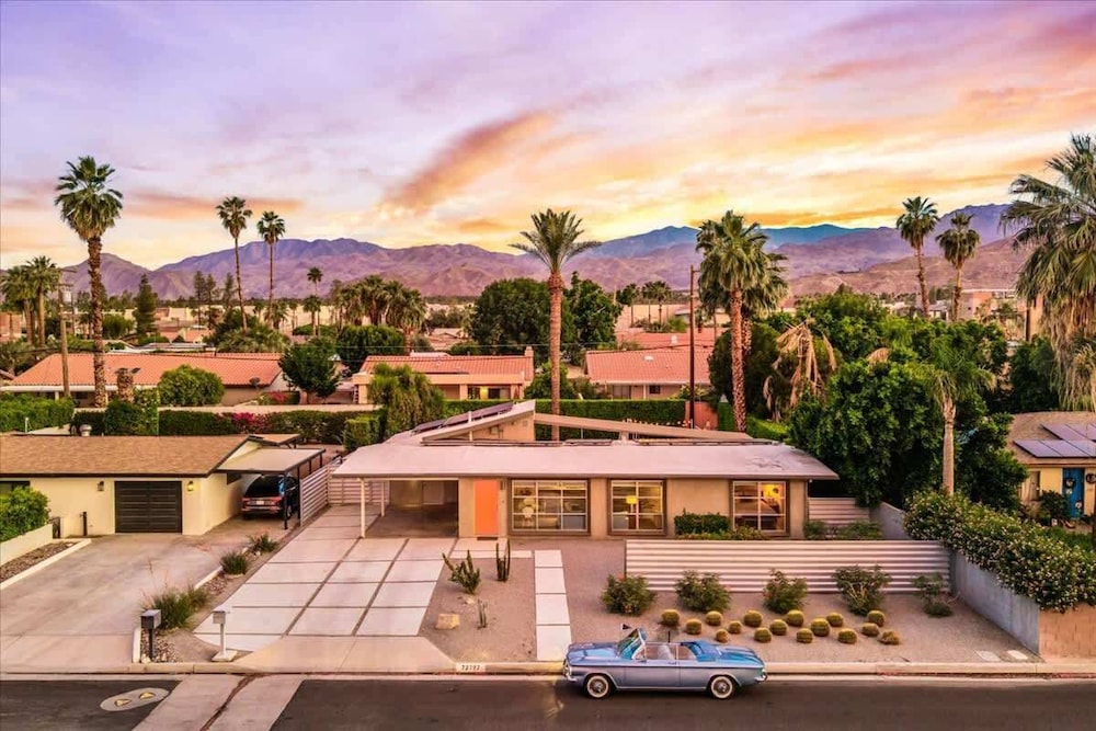 Modern Paradise at Sonora