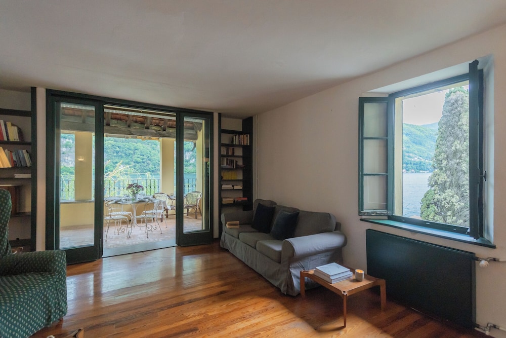Residenza Regina by Rent all Como