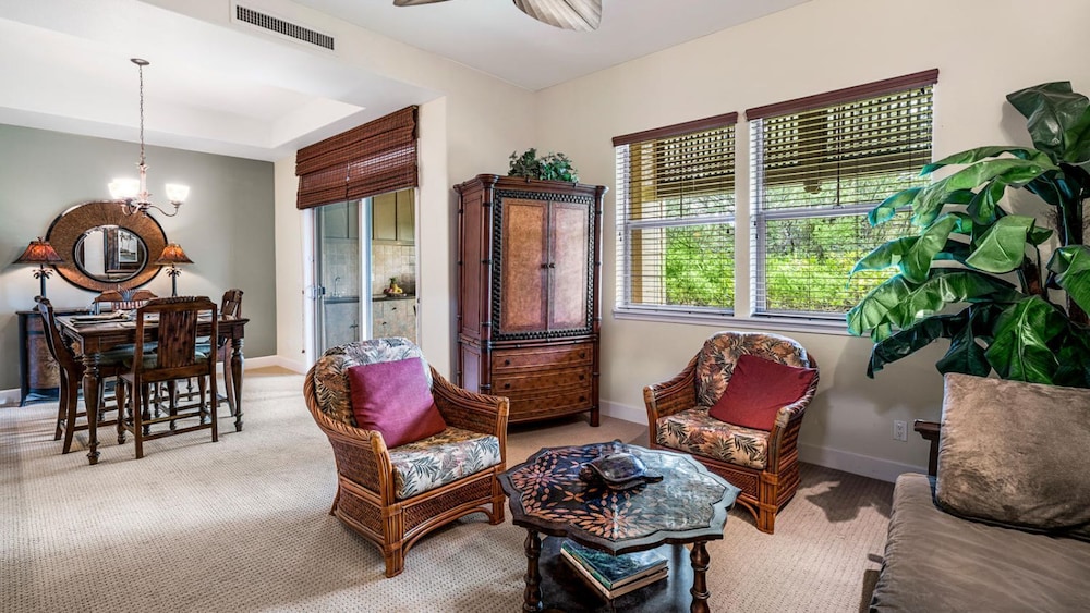 Peaceful Mauna Lani Getaway - Pool, Golf & Private Beach Access - Vrkcv