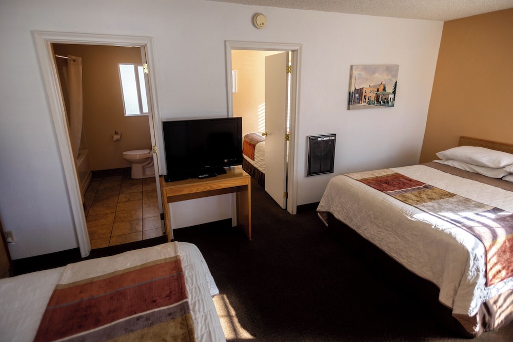 Blue Pine Motel