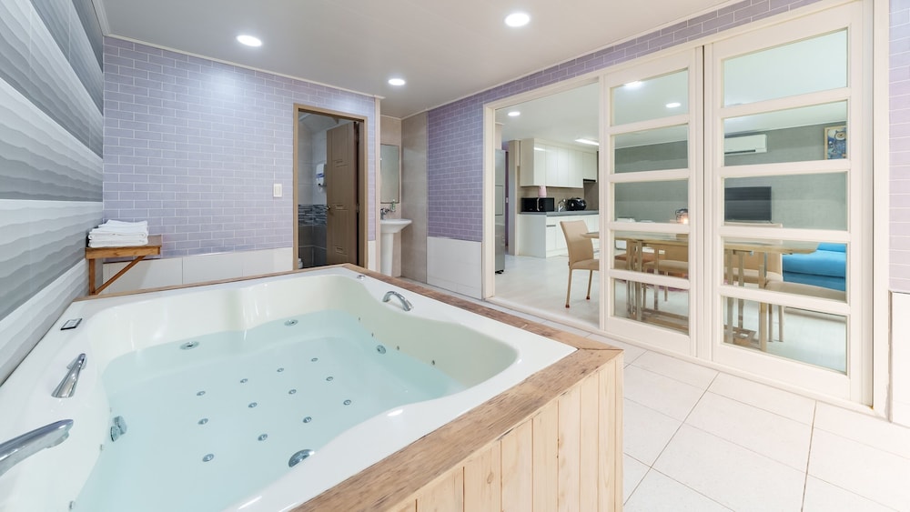 Suncheon The Sky Pool Villa