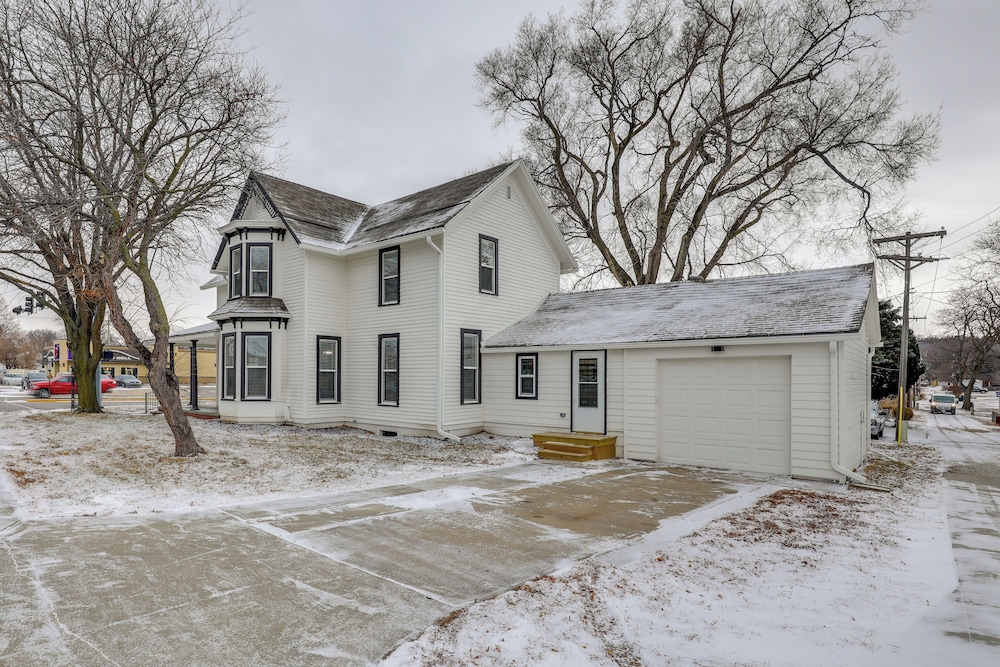 Blair Home w/ Game Room ~ 26 Mi to Omaha! view 5