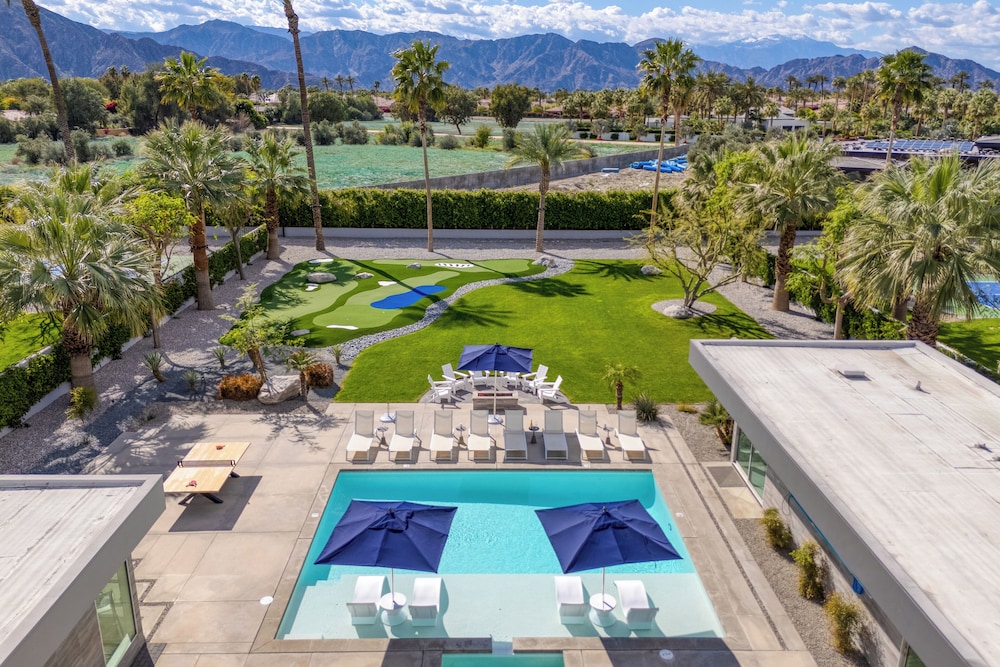 The Polo Villas by AvantStay – Modern Oasis Near Empire Polo Club