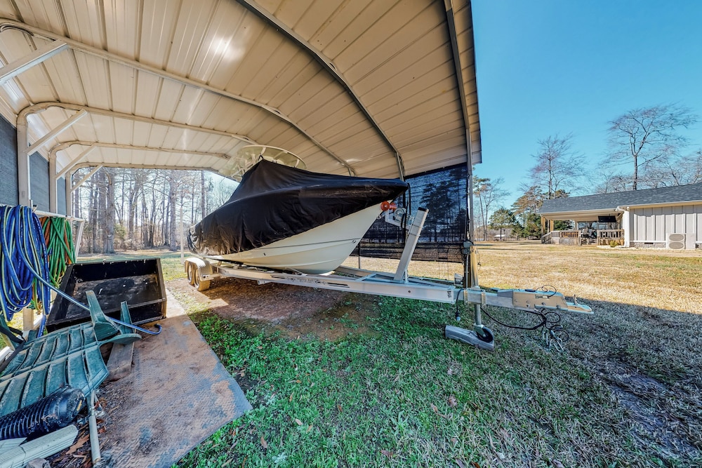 Large 3BR Lakefront Lake Murray Home w/ Dock