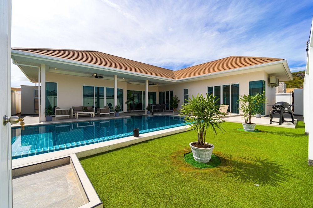 Modern Villa 3BR - Great Location KL3