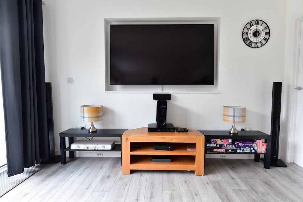 2Bd Garden Home - A Short Walk To Stonehenge