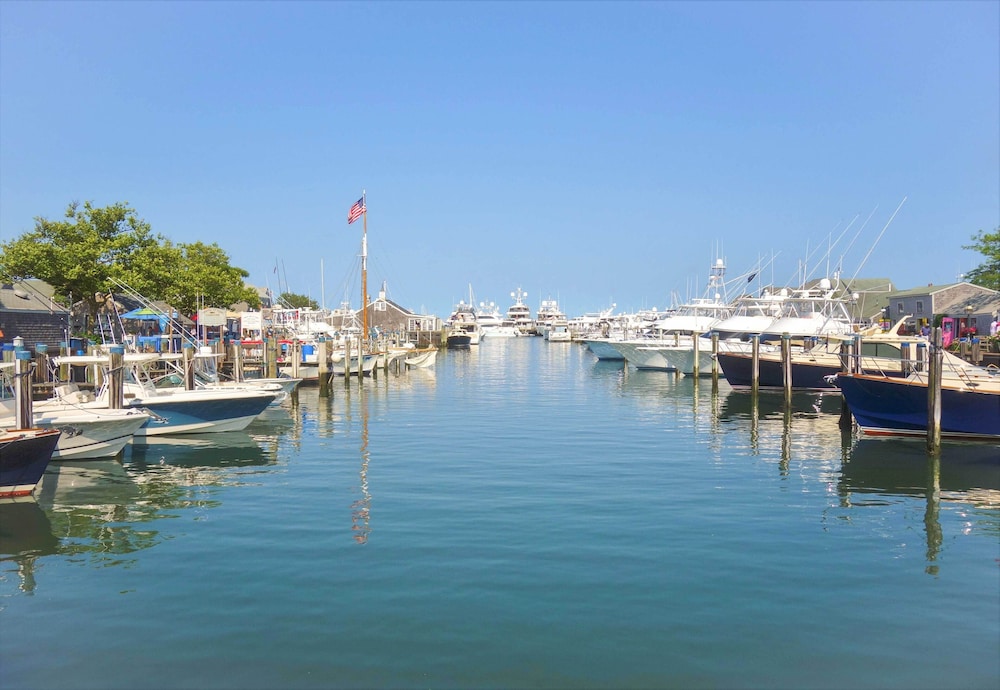 Airy Nantucket Escape in Historic Downtown!