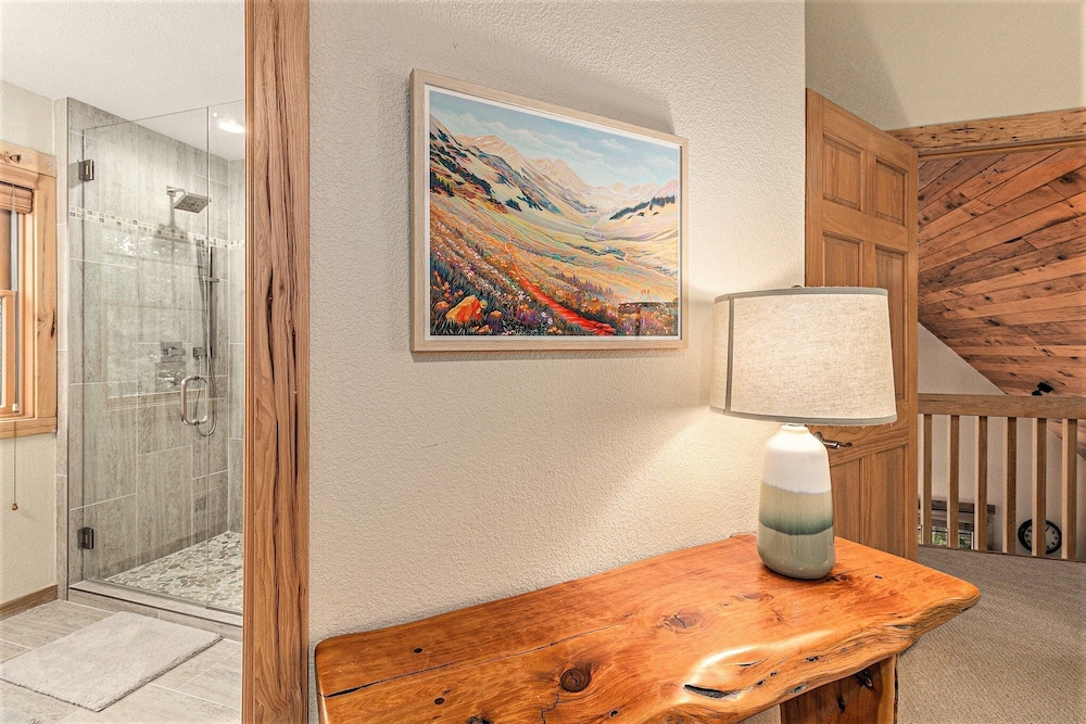 Solitude Beaver #3 - Estes Park 2 Bedroom Condo by RedAwning
