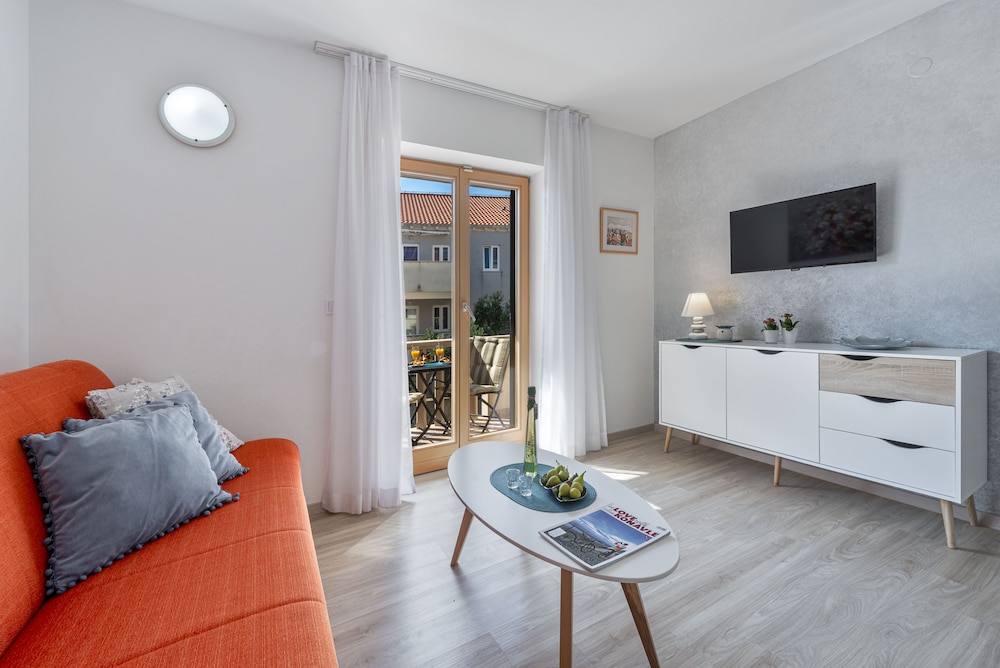 Cina Apartments