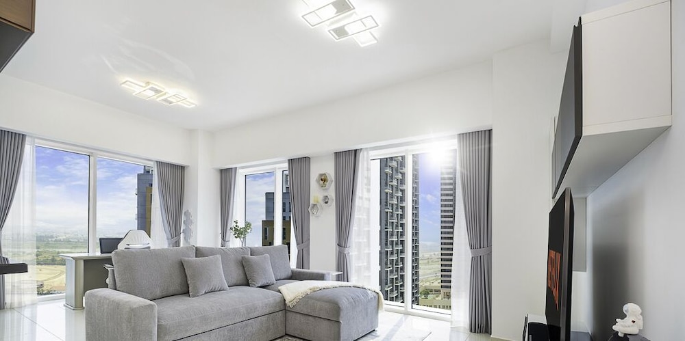 LUX The West Wharf Canal View Suite