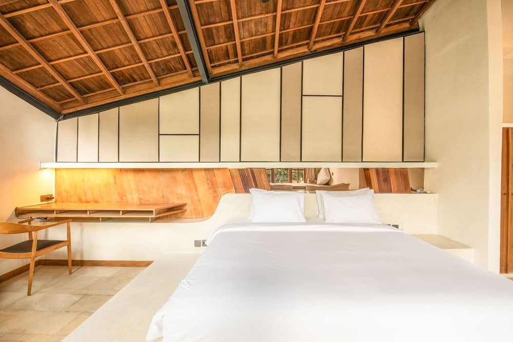 BA Villa 10 2 BR Stylish 2-br Villa With Pool 800m Canggu Beach