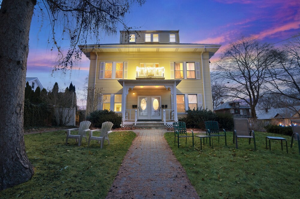 Charming Belmont Condo Near Boston 2 Bedroom Condo