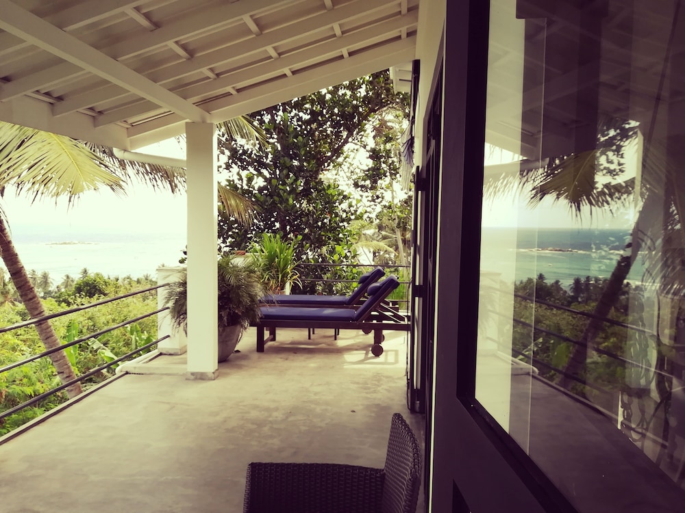 Lara's Place Unawatuna