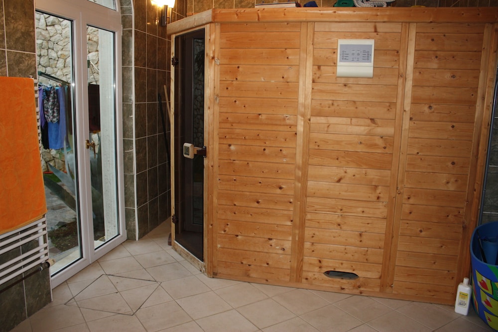 Photo 32