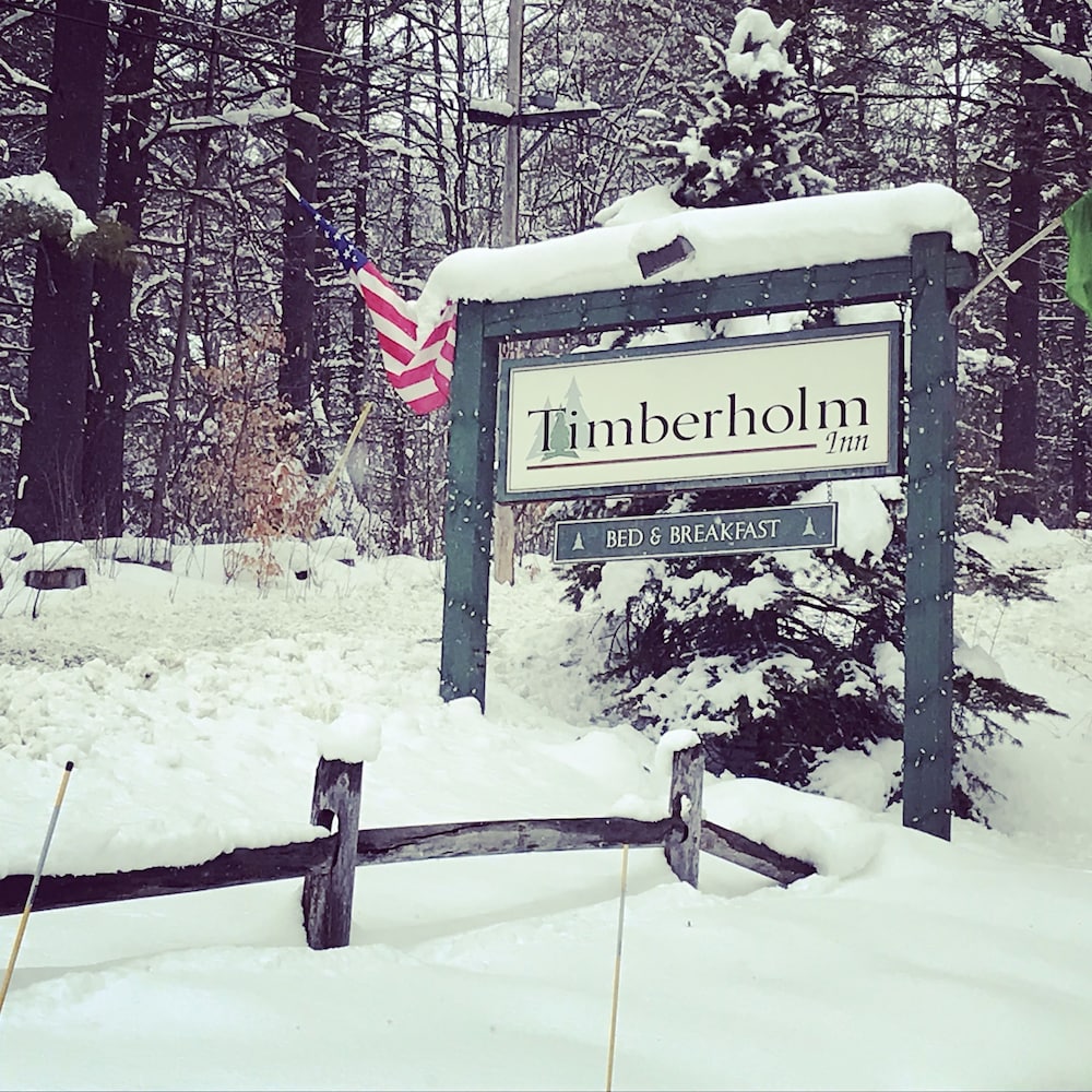 Timberholm Inn