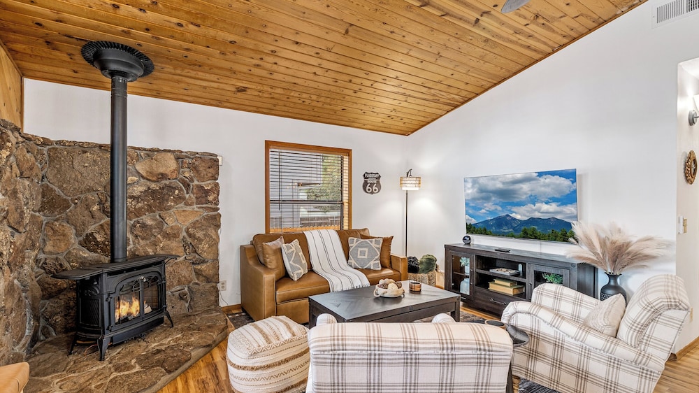 Kiowa Cabin Hideaway 6-guest Mins to Dwtn Trails