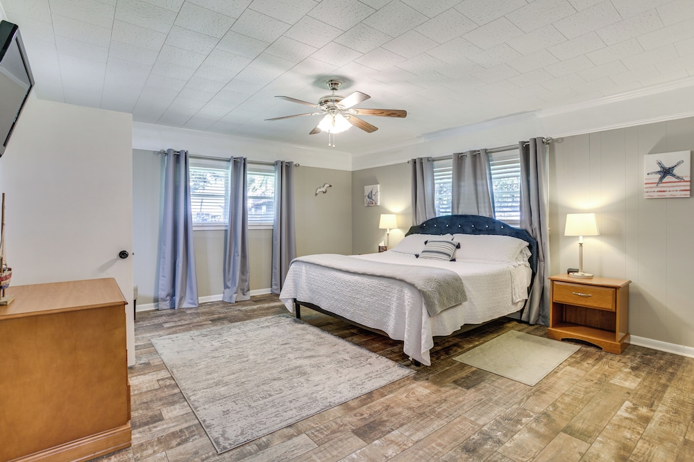 Fish & Explore: Serene Home on Bayou Petit Caillou