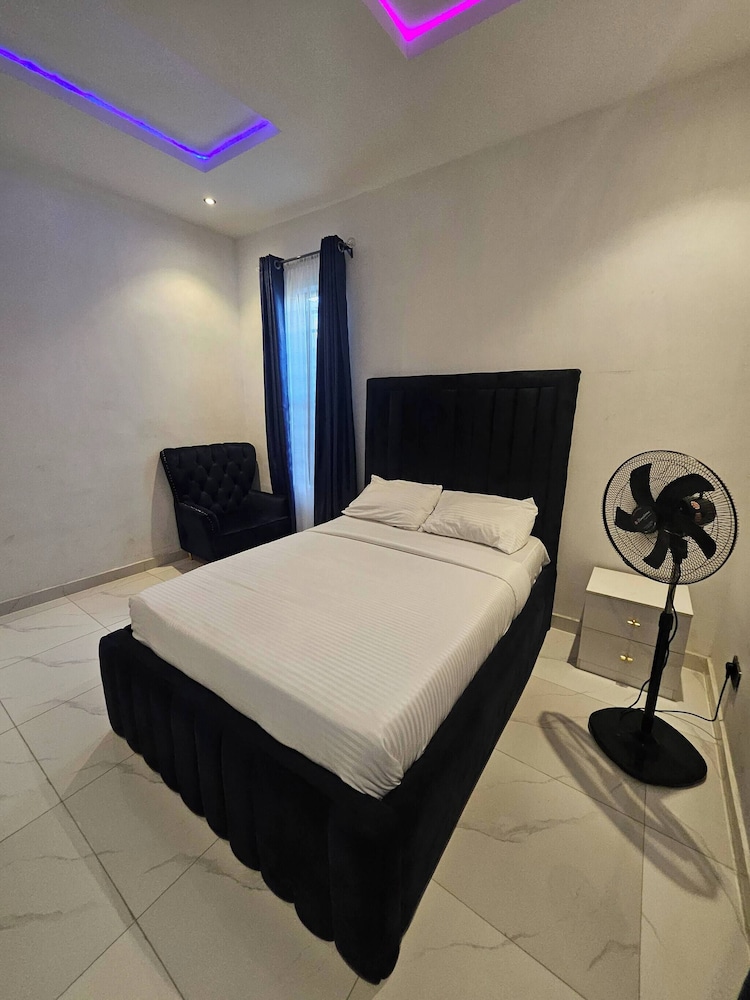 Luxury 5 Bedrooms Duplex With Swimming Pool