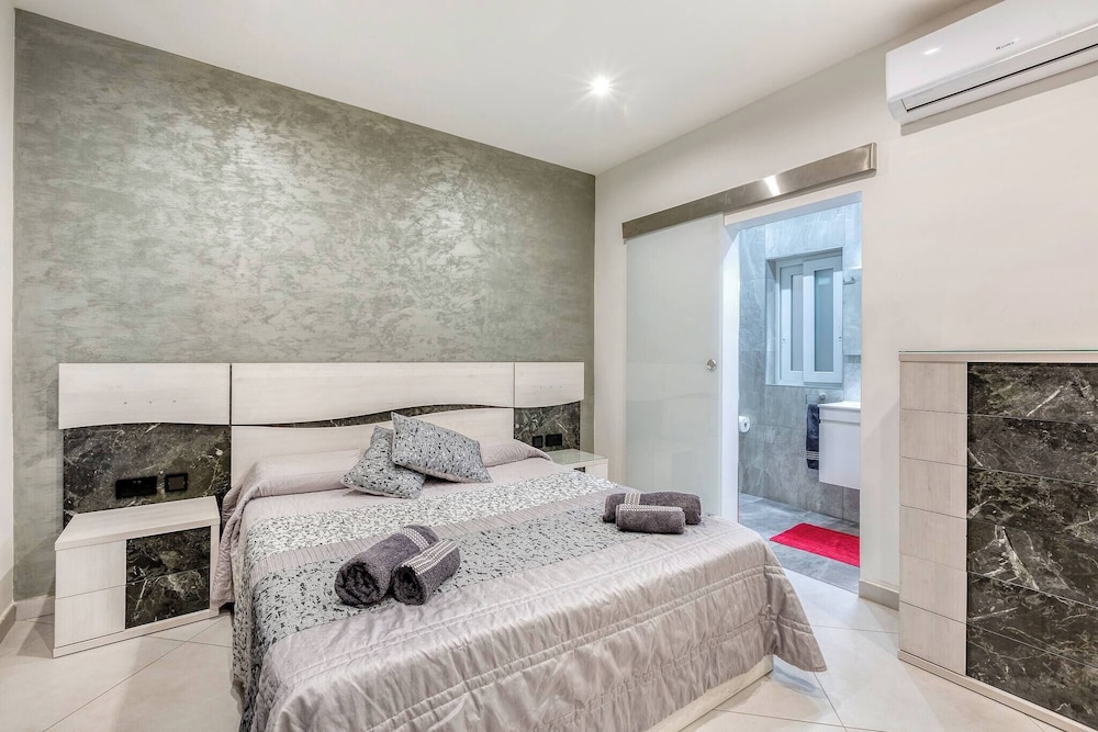 Luxury 3 BR Apt in Gzira Near Sliema - Stjulians