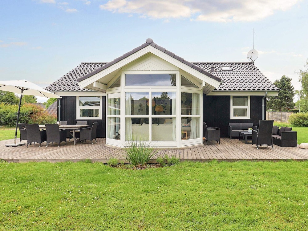 6 Person Holiday Home in Vaeggerlose-by Traum