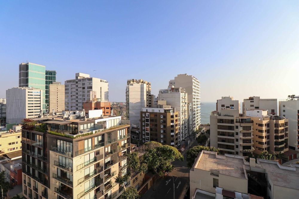 w Divine 3BR w Balcony Near Larcomar
