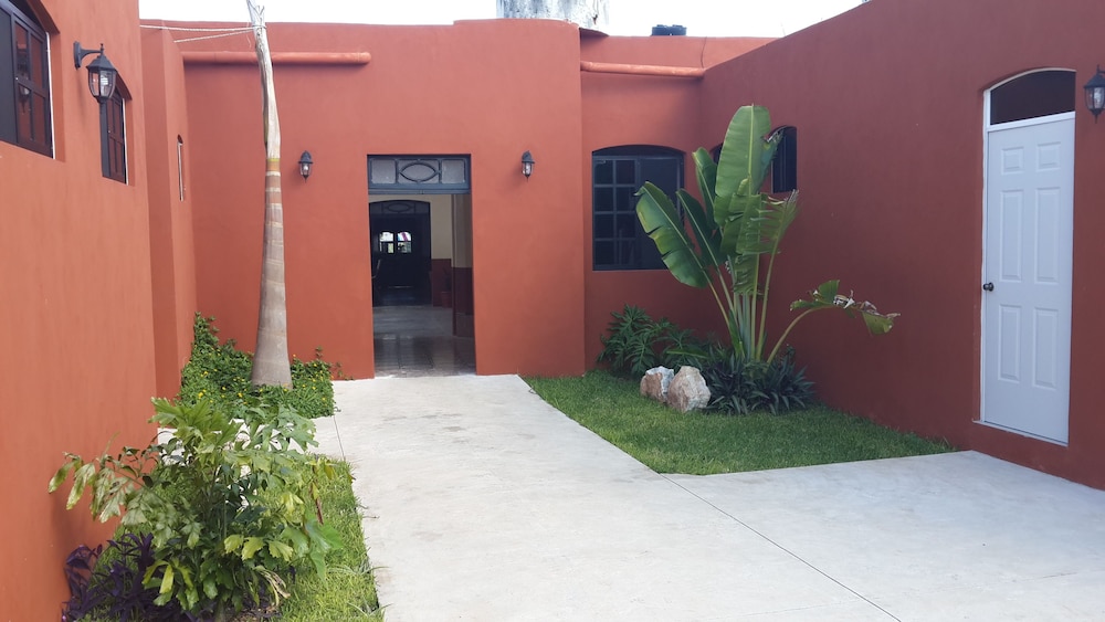 Hostal La Ermita - Hostel