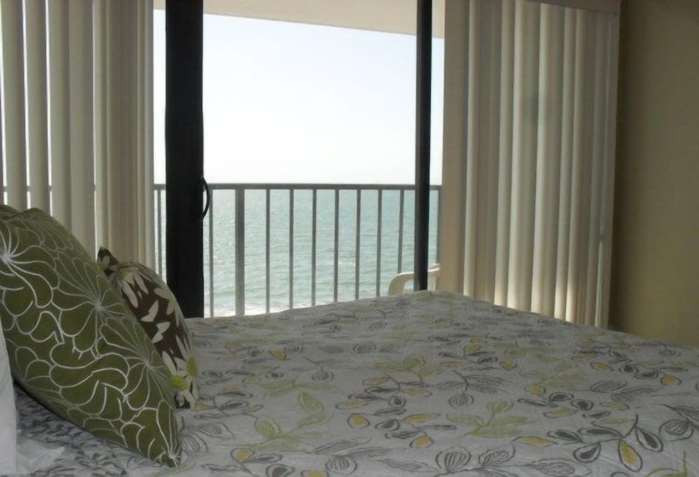 By The Sea Gulf View Deluxe Condo