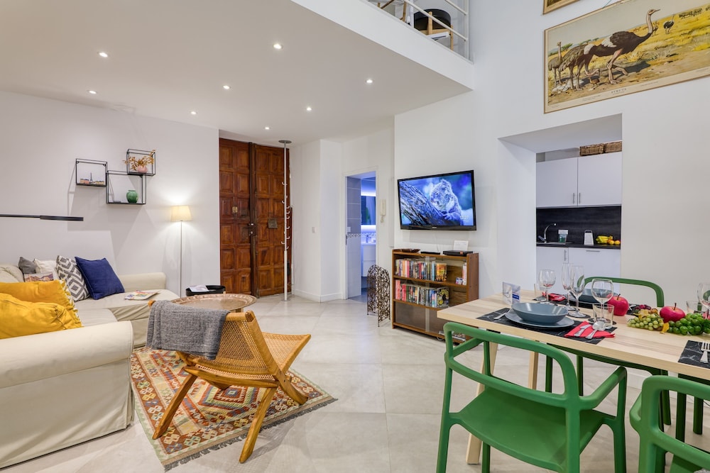 Two Levels Apt In Historical Building