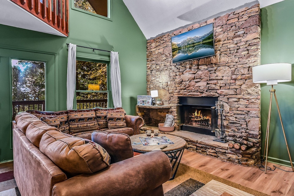 Smoky Mountain Bliss 2 Bedroom Cabin