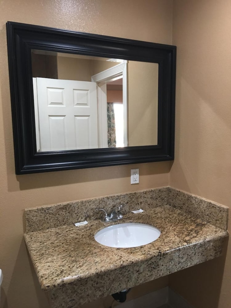Budget Inn