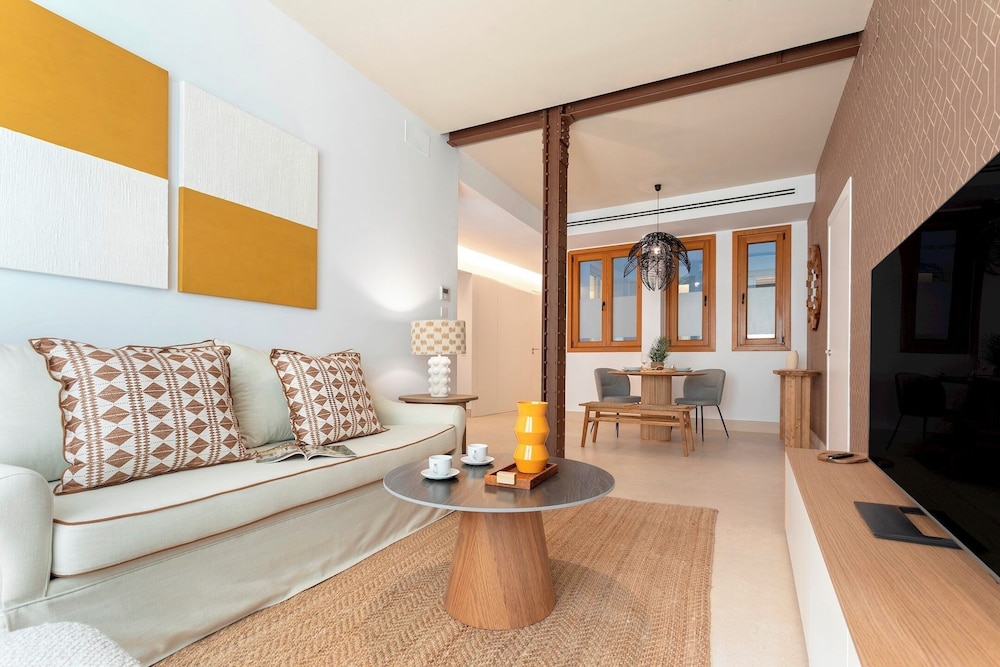 Bright Apartment in Seville. Tomás de Ibarra II